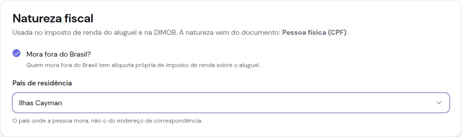Card Natureza fiscal com a marca de morar fora do Brasil e o campo de país de residência preenchido