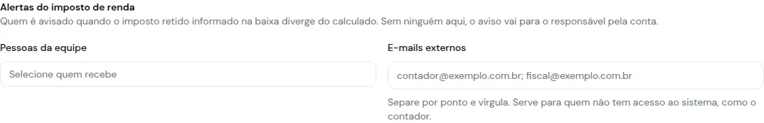 Bloco de alertas do imposto de renda na aba Fiscal, com pessoas da equipe e e-mails externos